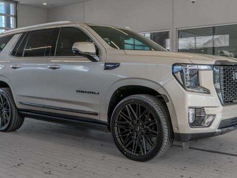 Used 2023 GMC Yukon Denali Ultimate image 12