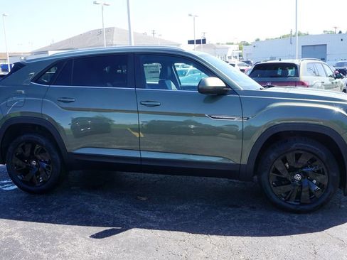 New 2026 Volkswagen Atlas Cross Sport SE AWD/4WD image 3