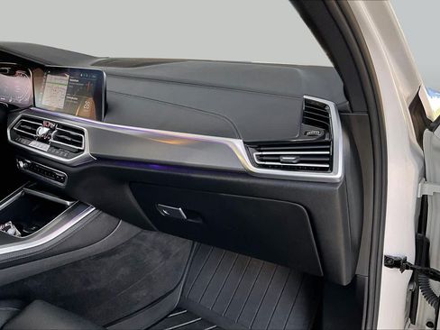 Used 2022 BMW X5 sDrive40i w/ M Sport Package RWD image 19