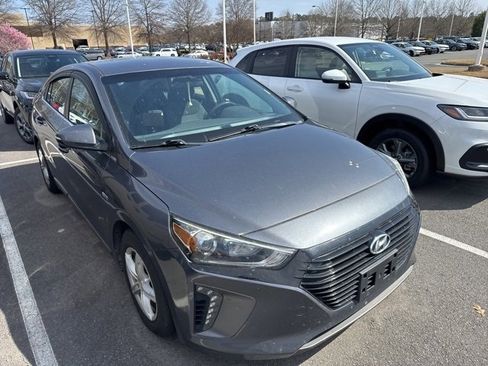 Used 2017 Hyundai Ioniq SEL image 3