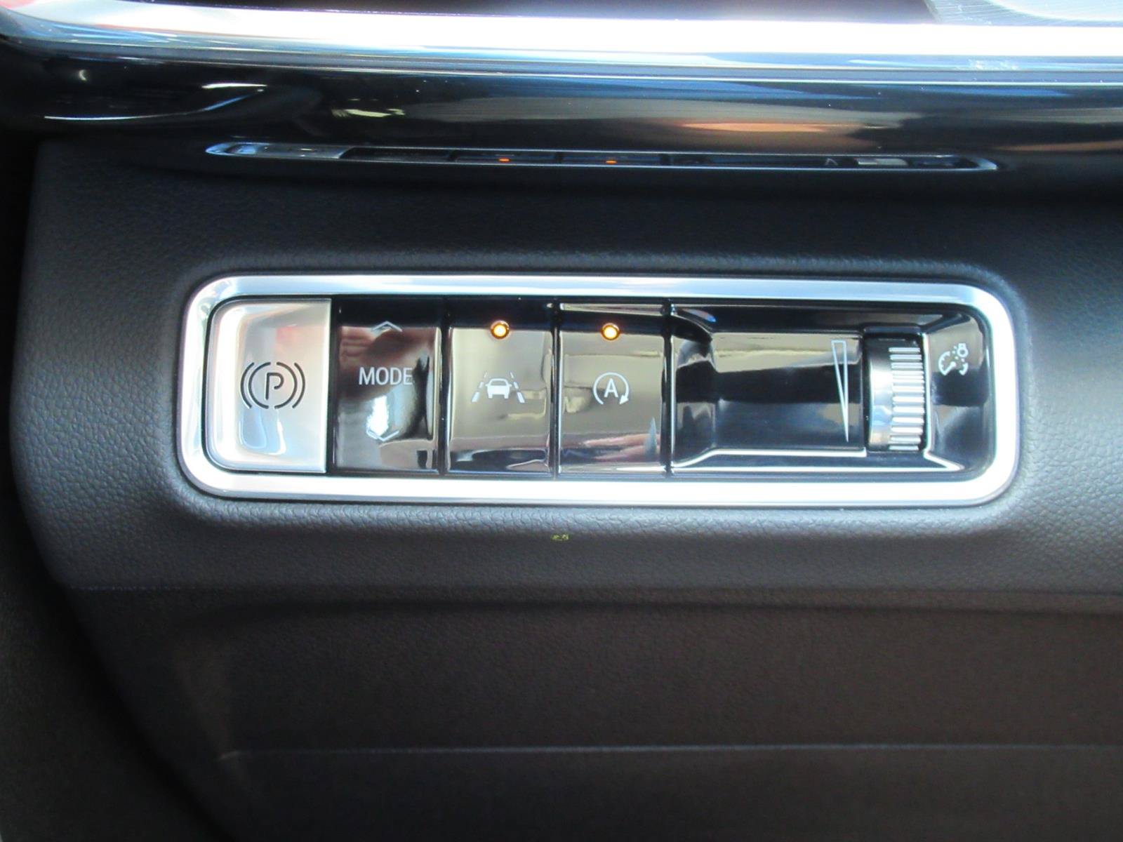 Used 2025 Buick Envision Preferred AWD/4WD image 23
