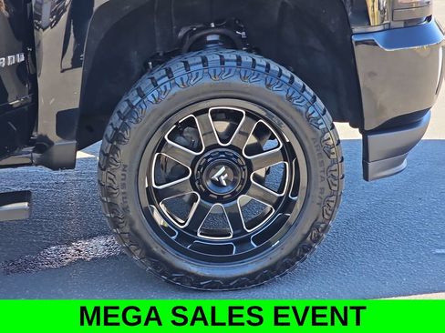 Used 2018 Chevrolet Silverado 1500 LT w/ All Star Edition AWD/4WD image 37