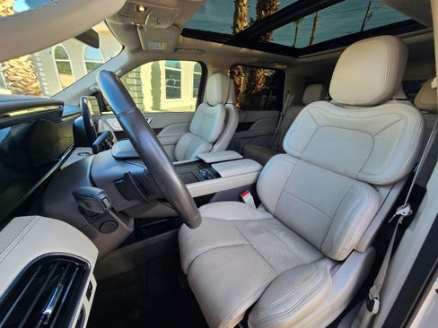 Used 2020 Lincoln Navigator Reserve w/ Equipment Group 208A Reserve RWD image 10