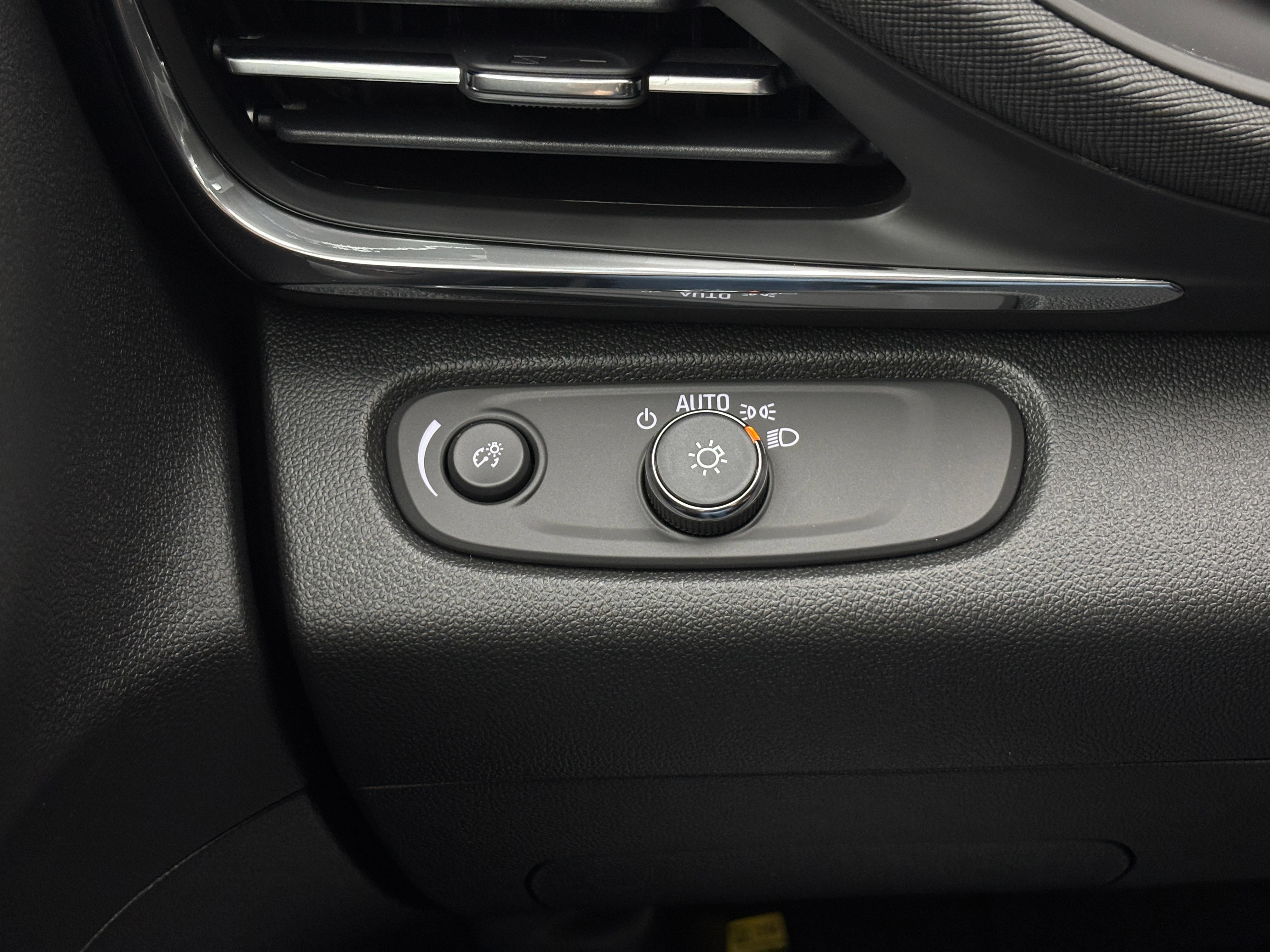 New 2026 Buick Envista Sport Touring w/ Convenience I Package FWD image 21