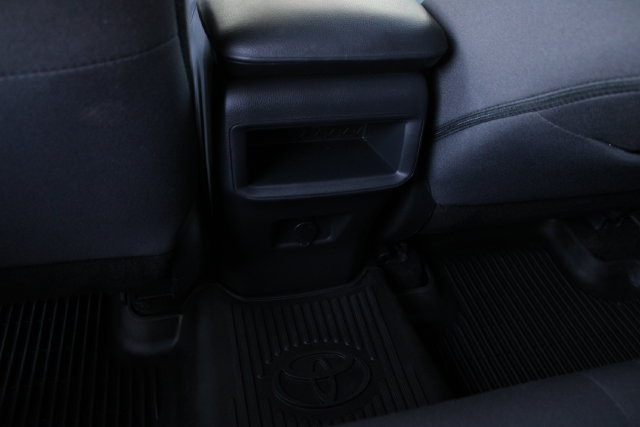 Used 2019 Toyota RAV4 LE w/ Carpet Mat Package AWD/4WD image 22