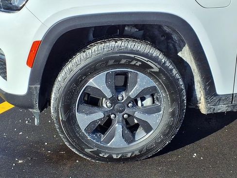 Used 2022 Jeep Grand Cherokee Limited 4xe image 28