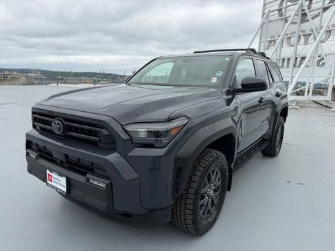 Certified 2025 Toyota 4Runner SR5 AWD/4WD image 11
