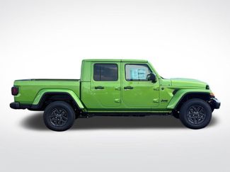 New 2025 Jeep Gladiator Sport video 2