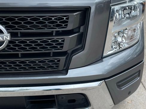 Used 2024 Nissan Titan SV w/ SV Convenience Package RWD image 8