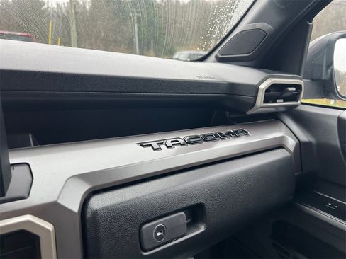 Used 2024 Toyota Tacoma TRD Off-Road image 21