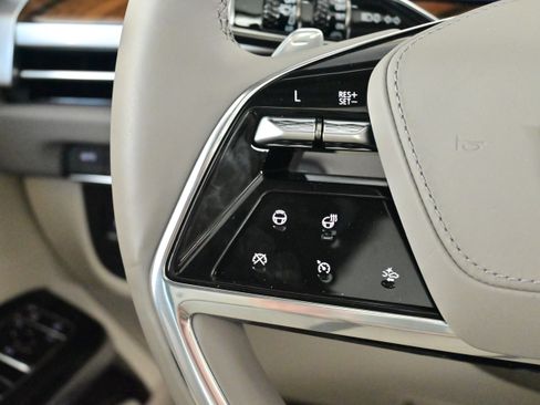 Used 2025 Cadillac Escalade Sport Platinum w/ LPO, ONYX Package image 23