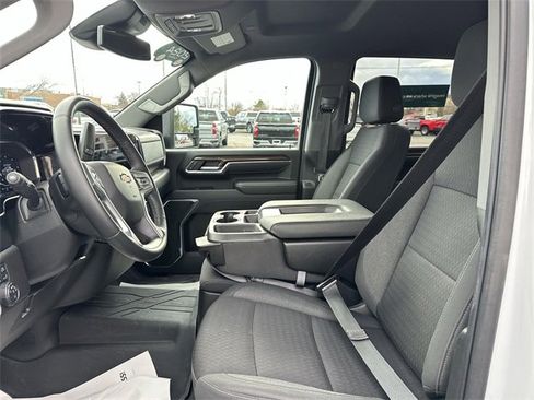 Used 2024 Chevrolet Silverado 3500 LT w/ Convenience Package image 18