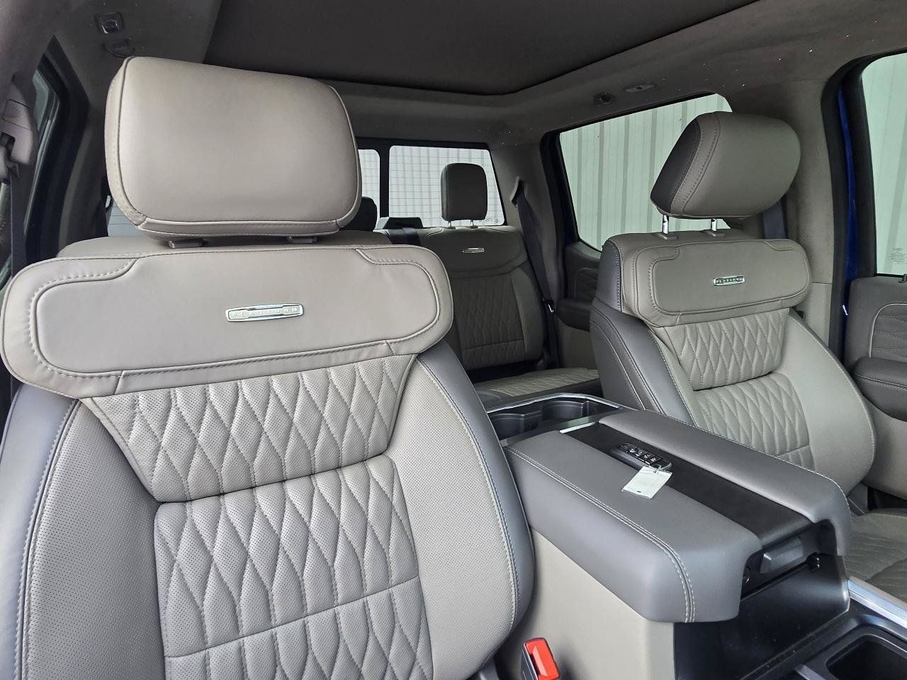 Used 2026 Ford F450 Platinum w/ Platinum Plus Package AWD/4WD image 44