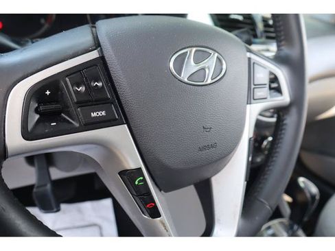 Used 2014 Hyundai Accent SE FWD image 14