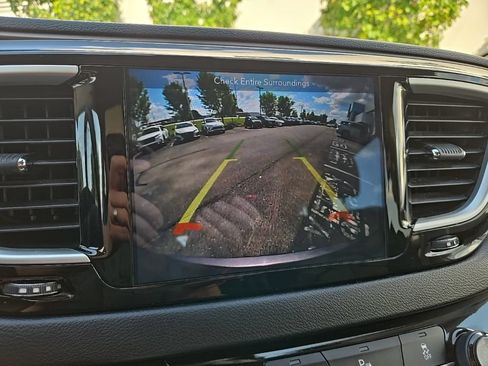 Used 2019 Chrysler Pacifica Touring-L FWD image 51