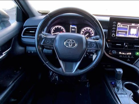 Used 2024 Toyota Camry SE image 12