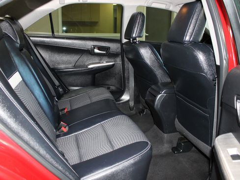 Used 2014 Toyota Camry SE FWD image 26