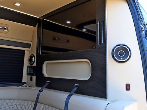 Used 2024 Mercedes-Benz Sprinter 3500 image 37