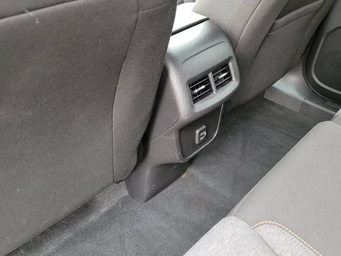 Used 2024 Chevrolet Equinox LT FWD image 26
