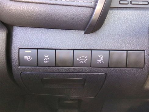 Used 2024 Toyota Camry SE image 20