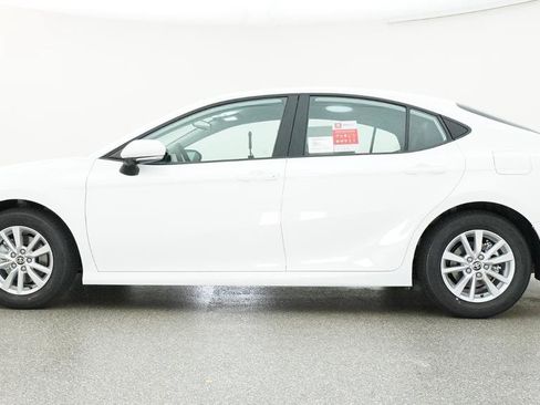 Used 2026 Toyota Camry LE FWD image 22