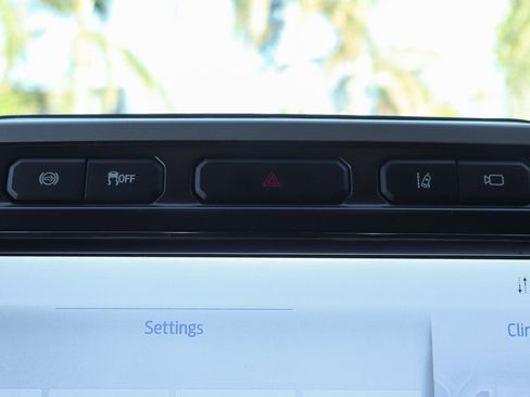 Used 2022 Ford F250 Lariat w/ Black Appearance Package image 33