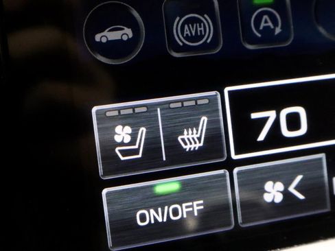 Used 2023 Subaru Outback Touring XT AWD/4WD image 5