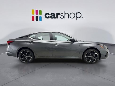 Used 2024 Nissan Altima 2.5 SR w/ SR Premium Package AWD/4WD image 6