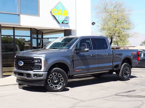 Used 2025 Ford F250 Platinum image 3