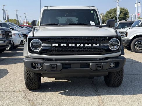 New 2026 Ford Bronco Outer Banks w/ Sasquatch Package AWD/4WD image 2