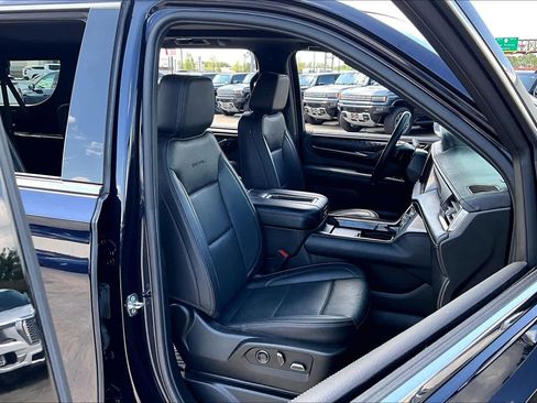 Used 2024 GMC Yukon XL Denali w/ Max Trailering Package image 9