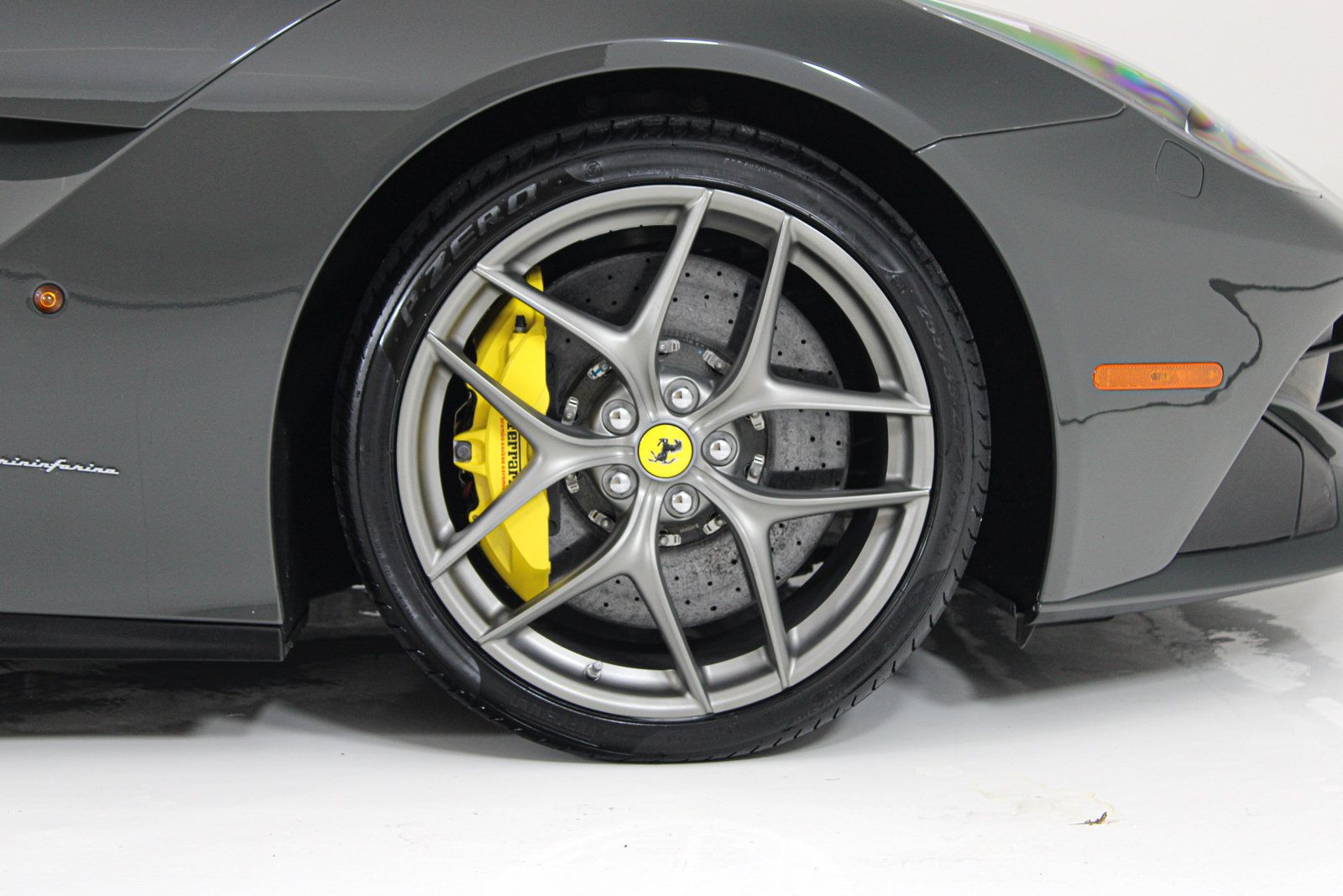 Used 2015 Ferrari F12 Berlinetta RWD image 21