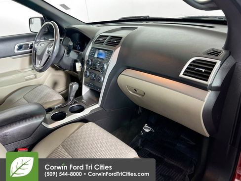 Used 2014 Ford Explorer XLT FWD image 27