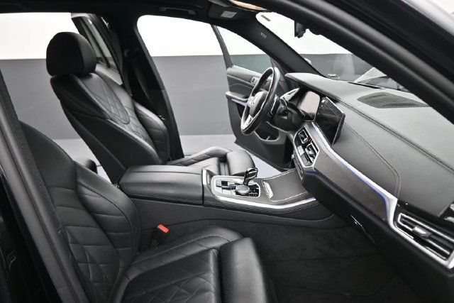 Used 2023 BMW X5 xDrive40i w/ Premium Package AWD/4WD image 22
