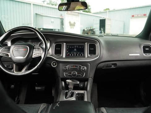 Used 2020 Dodge Charger SXT w/ Leather Interior Group RWD image 10