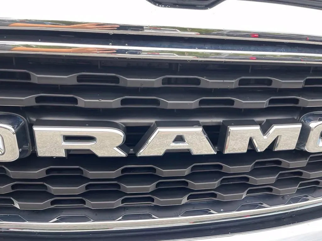 Used 2024 RAM 1500 Big Horn AWD/4WD image 9