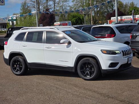 Used 2019 Jeep Cherokee Latitude Plus FWD image 3
