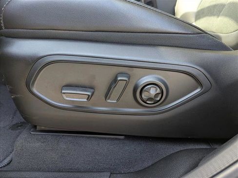 New 2025 Jeep Grand Cherokee Altitude image 11