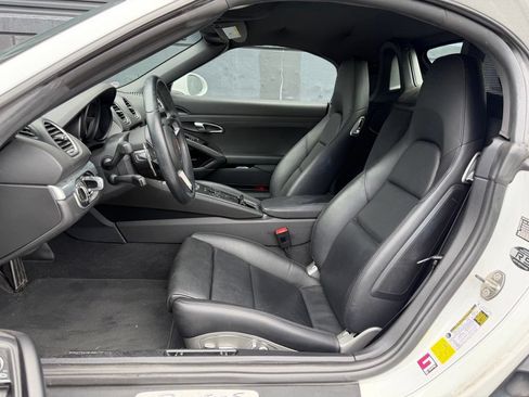 Certified 2017 Porsche 718 Boxster S RWD image 5
