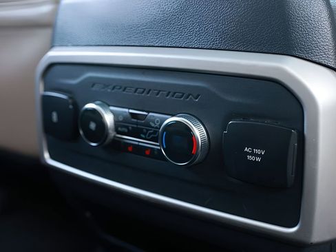 Used 2024 Ford Expedition Max Limited image 37