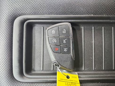Used 2023 Chevrolet Suburban Premier RWD image 35