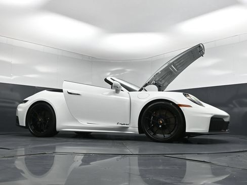 Used 2026 Porsche 911 Carrera GTS RWD image 35