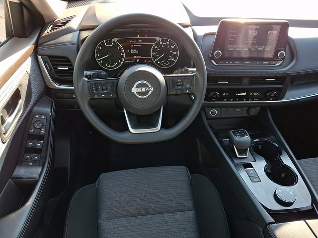 Used 2023 Nissan Rogue SV AWD/4WD image 12