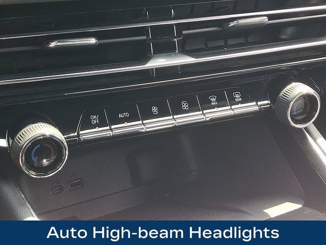 Used 2026 Chevrolet Traverse Z71 AWD/4WD image 14