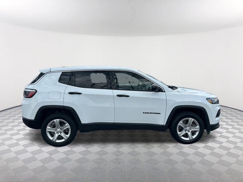Used 2023 Jeep Compass Sport AWD/4WD image 4