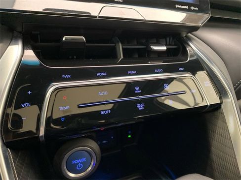 Used 2021 Toyota Venza Limited image 20