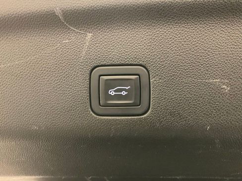 Used 2024 Chevrolet Tahoe LT AWD/4WD image 37