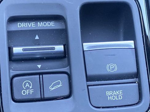 Used 2025 Honda Pilot TrailSport image 23