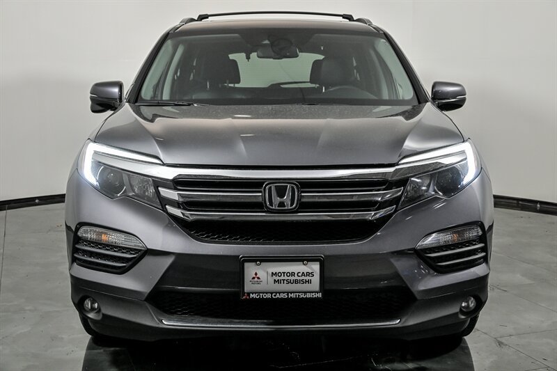 Used 2017 Honda Pilot Touring image 4