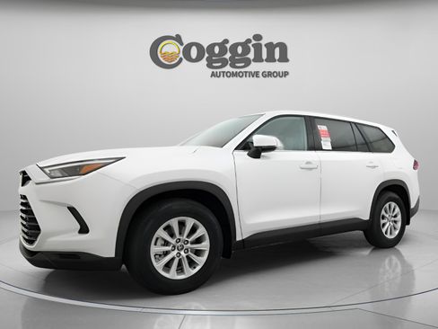 New 2026 Toyota Grand Highlander FWD image 2